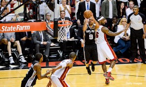 Tony Parker hitting the shot that gives the Spurs the win in Game 1